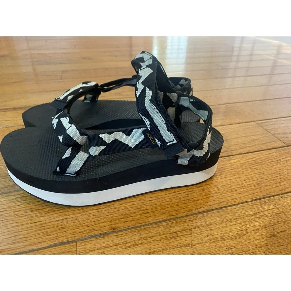 Teva Womens Sandals Flatform Universal Balance Size 8 Platform  Black
